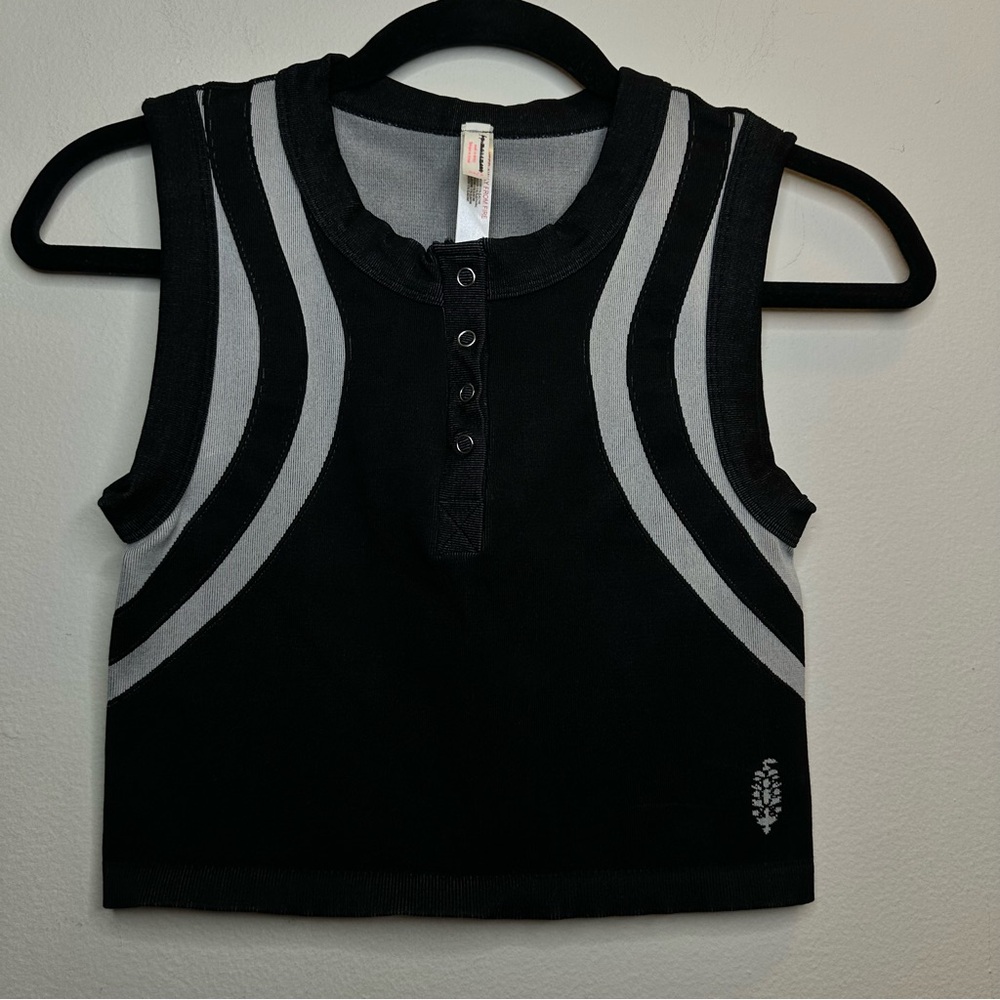 Free People Movement Women's Free Kick Crop Henley Black Muscle Tank Size XS NEW
